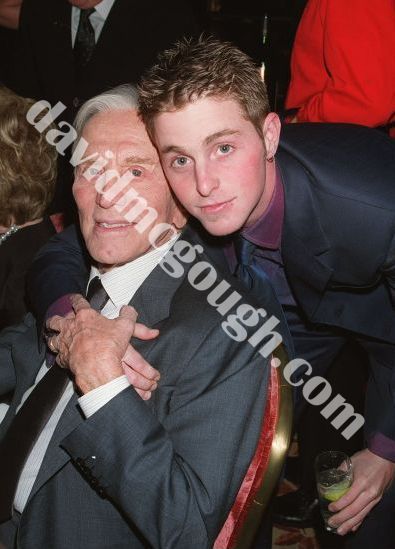 Kirk Douglas with grandson, Cameron 1999, NY.jpg